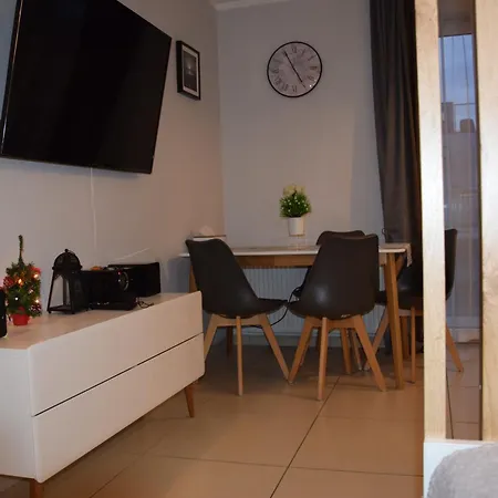 W Niechorzu Przy Latarni Z Garazem Apartment