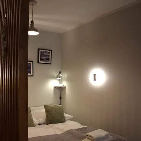 W Niechorzu Przy Latarni Z Garazem Niechorze